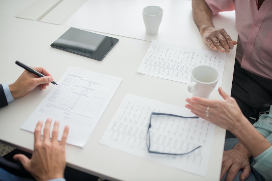  Wer zahlt private Krankenversicherung bei Arbeitslosigkeit?